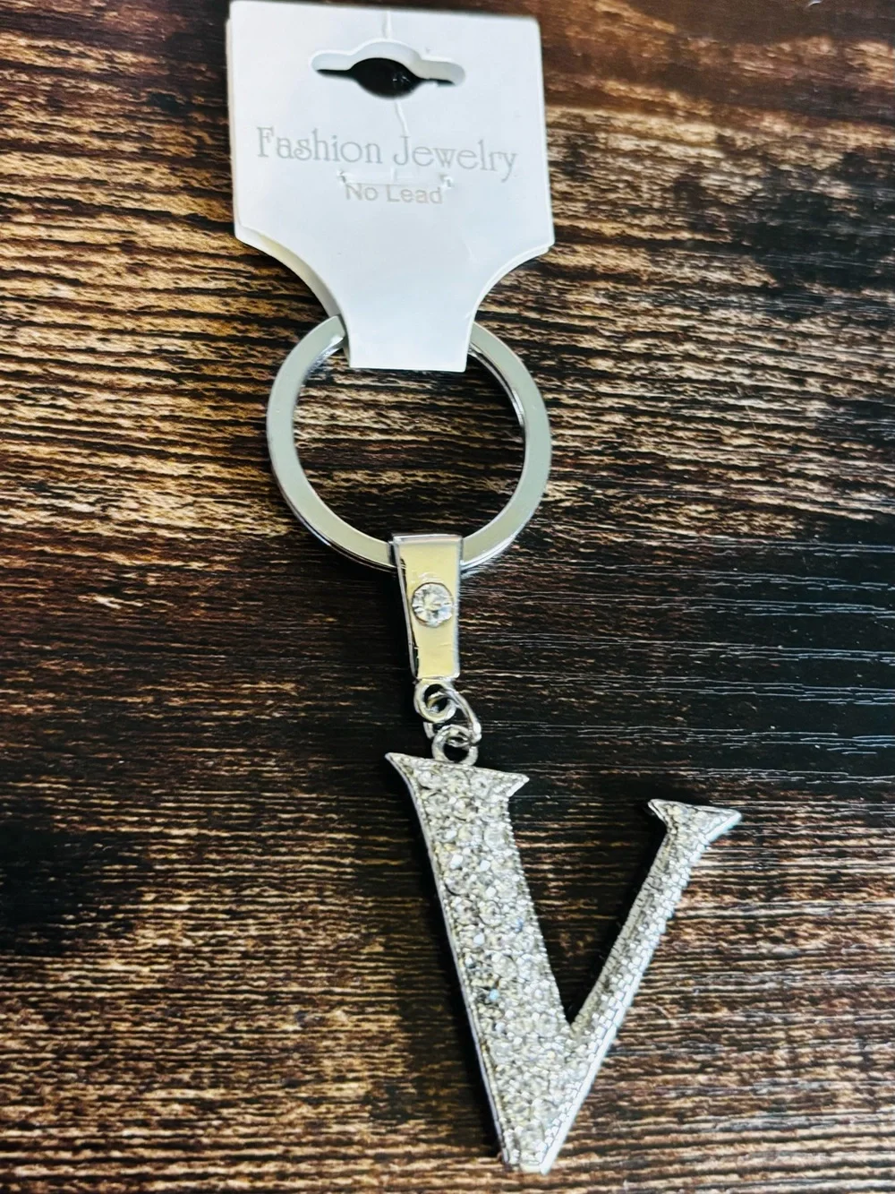 Silver Tone Crystal Rhinestone  'V'‎ Initial Keychain